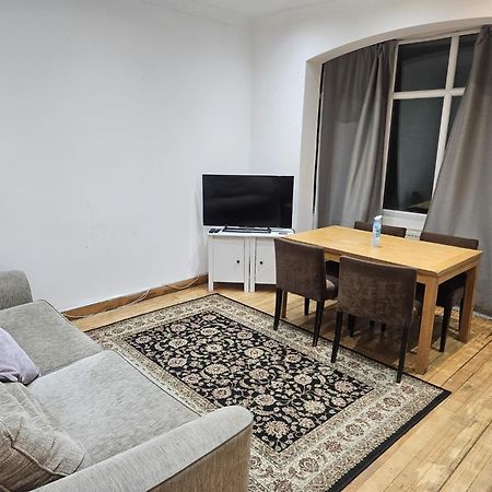 2 Bedroom Flat - Travel Direct To Heathrow/Central London Exterior photo
