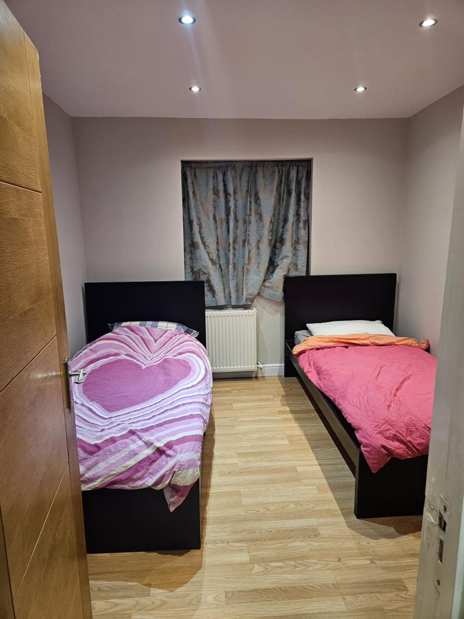 2 Bedroom Flat - Travel Direct To Heathrow/Central London Exterior photo